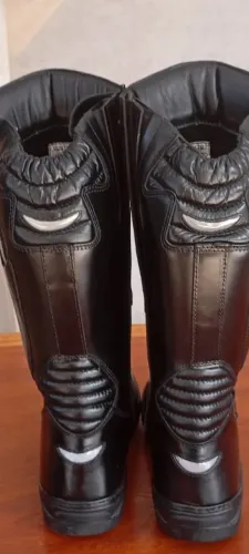 Bota de couro  nova valor 190.00
