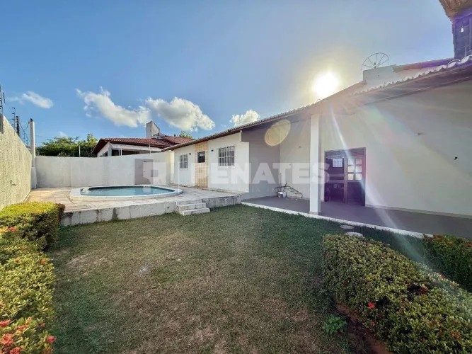 Casa com 4 suiítes em Candelária em um terreno de 500m2 com piscina e jardim próximo a Int