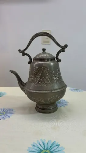 Chaleira em Prata Ornamentada