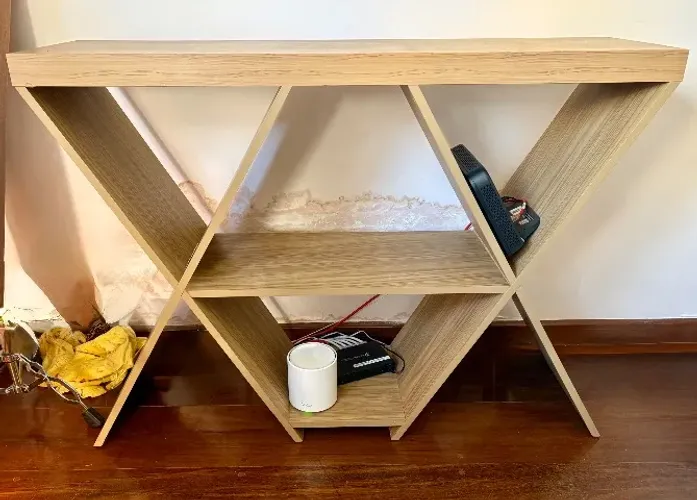 Aparador / Estante baixa - Dimensões: 80cm (A), 110cm (L), 30cm (P)