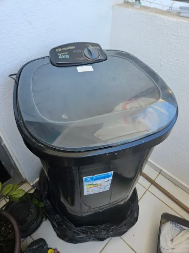 Vendo tanquinho 4kg marca Mueller. Em perfeito estado. 