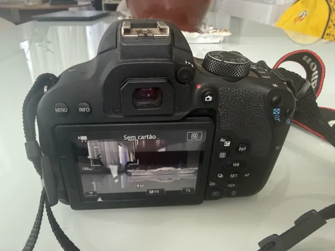 Canon T7i
