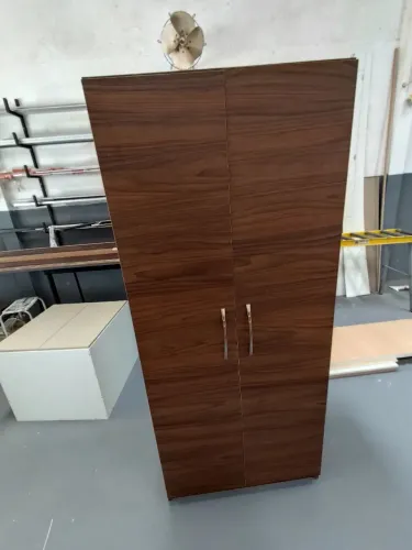 Guarda-Roupa Solteiro 2 Portas Amadeirado (180x80x50cm) - Novo! ?