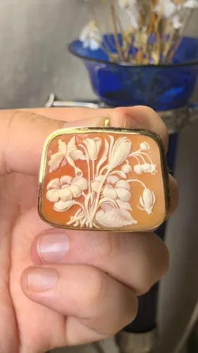 Camafeu em ouro 12K  broche e pingente