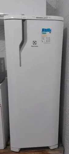 GELADEIRA ELECTROLUX 240L