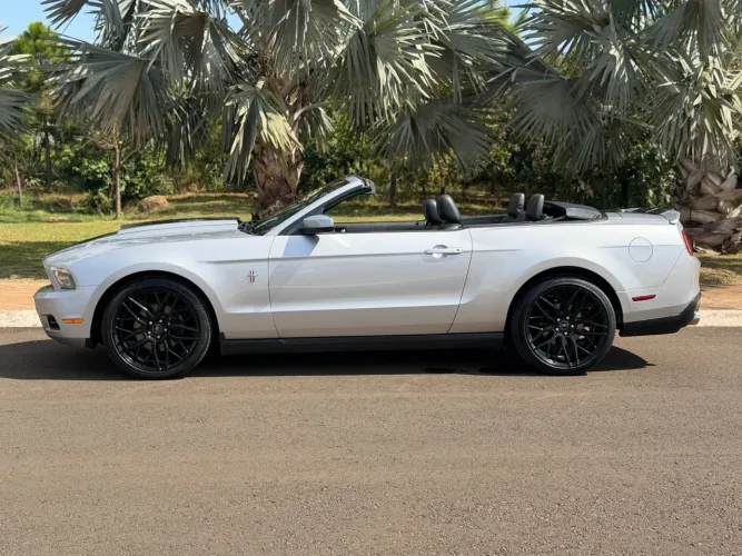 Ford Mustang GT V8 Conversível 2012