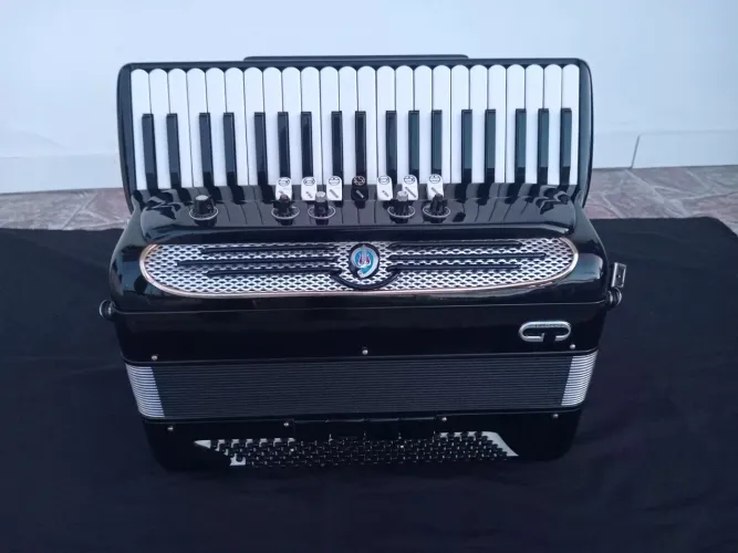 Acordeon Giulietti MF 74