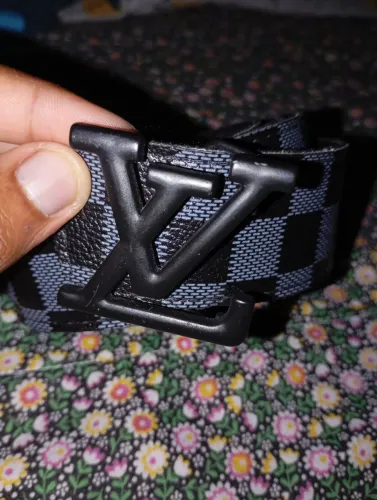 Cinto preto quadriculado Lv casual