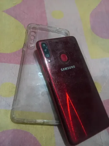 Celular perfeito estado nada a falar Vai com caixa original