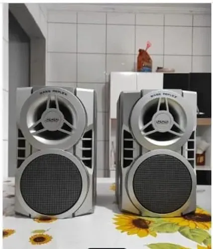 CAIXAS ACÚSTICAS CCE BASS REFLEX 8 OHMS 1VIA<br>R$ 150,00