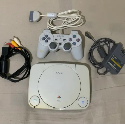 PlayStation 1 (One) + Controle + Cabos