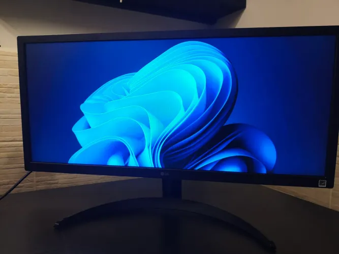 Monitor LG UltraWide 26" 26WQ500-B IPS 2560x1080 75Hz - Impecável