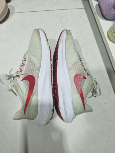 Tênis nike 37 feminino branco e vermelho