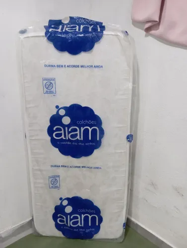 Vendo colchão para berço