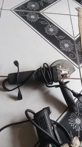 Vendo uma lixadeira top da Bosch por 230