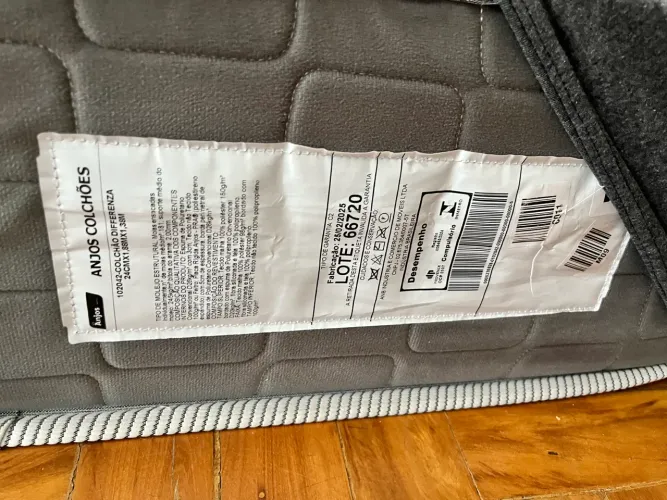 Cama box com baú e colchão 