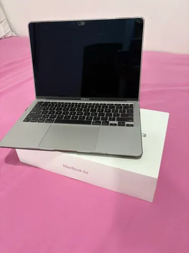 MacBook Air M1 8GB RAM 256GB SSD de 13.3? com tela de retina MGN93 - Silver