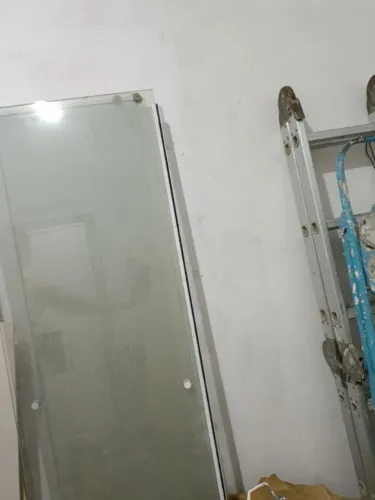 4 peças de vidro/blindex temperado incolor para porta box. Sem armação com puxadores e rol