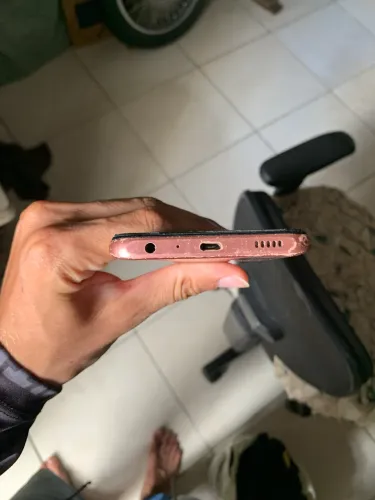 Celular pra ajeitar ou retirada de peças