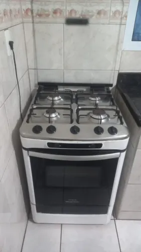 Fogão Brastemp Unique usado.
