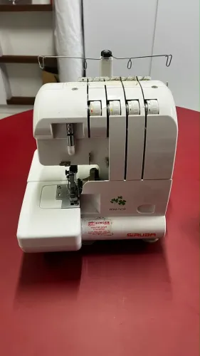 Máquina Overlock Siruba HSO-747D 4 Fios - Revisada/Funcionando