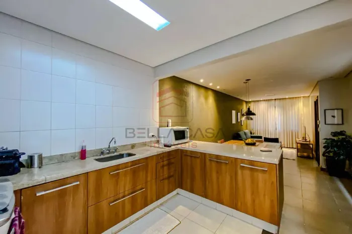 Casa à venda com 170m², 3 quartos e 2 vagas