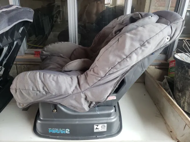 Cadeira Carro Bebê Criança de 0 a 25 kg Cadeirinha Burigotto Matrix 2 reclinável 