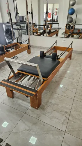  Aparelho de Pilates- Reformer 