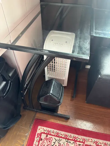 Mesa pequena de vidro