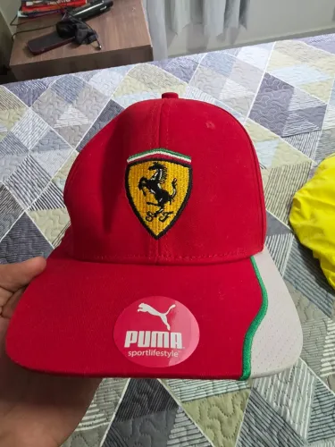 Boné Ferrari, puma. Original