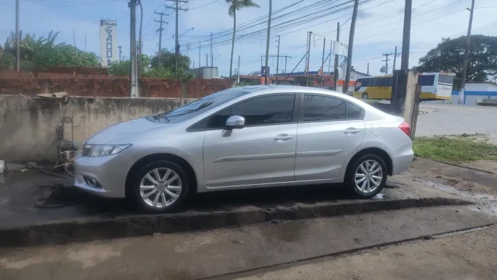 Honda Civic Sedan LXR 2.0 Flexone 16V Aut. 4P 2014