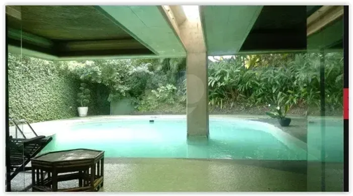 Oportunidade na Praia de Pernambuco! Casa com 500m², 5 dorms, sendo 1 suite, 2 vagas e pis
