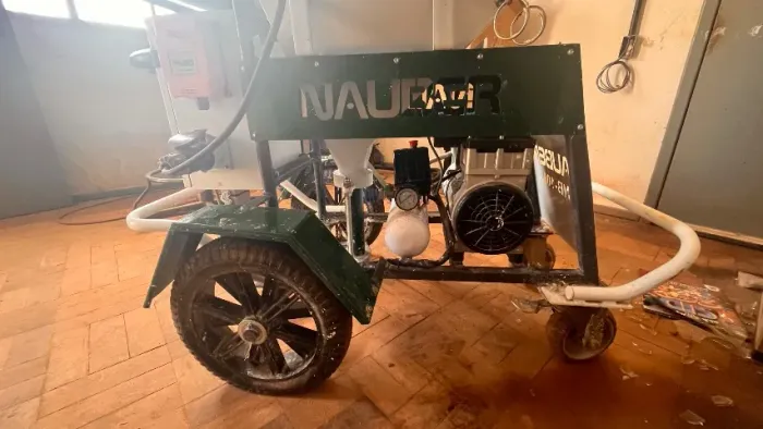 OPORTUNIDADE ÚNICA: PROJETORA NAUBER NB 100