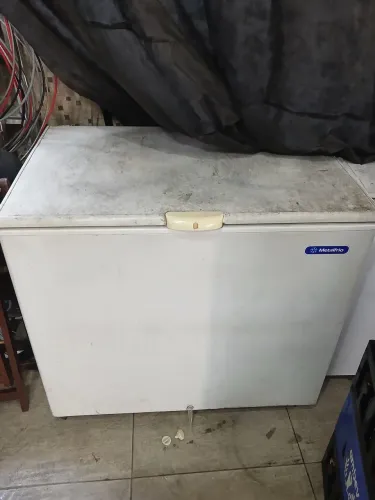 Freezer metalúrgica 1 porta