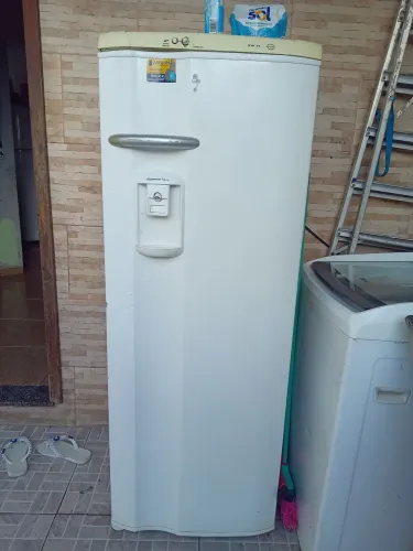 Vende-se geladeira 