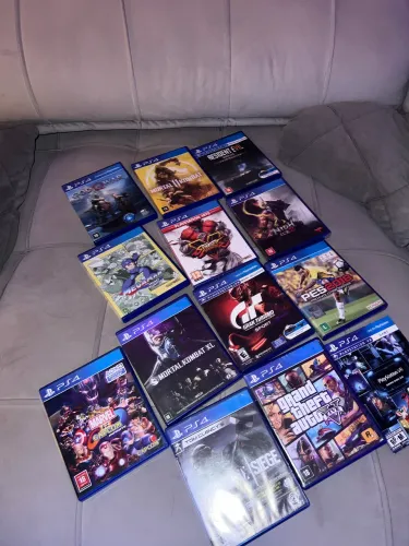 ? PS4 Pro 1TB + PS VR + 2 Moves + 2 Controles + 12 Jogos