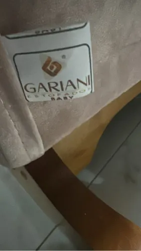 Poltrona de balanço com puf
