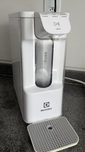 Bebedouro Eletrolux novo
