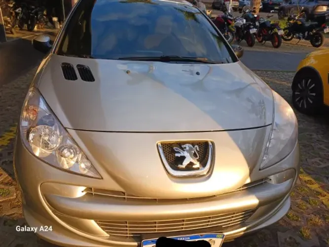 Peugeot 207 XR 1.4 Flex 8V 3P 2013