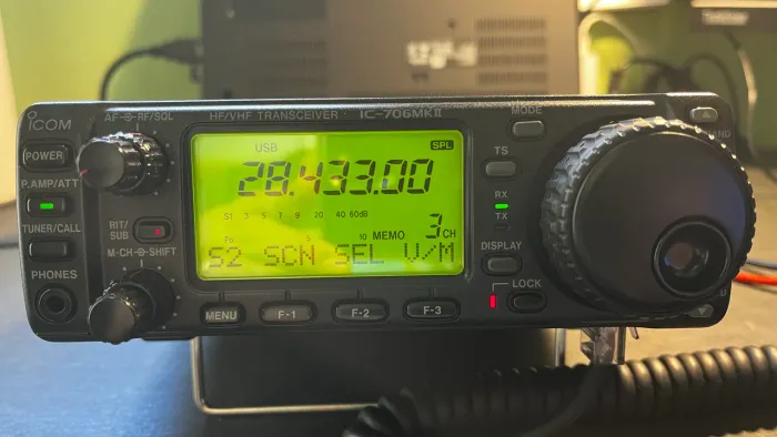 Rádio ICOM IC-706MKII Revisado