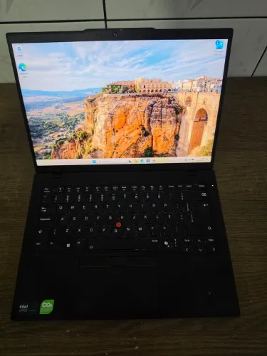 Nitebokk thinkpad L14 Core ultra 5 16gb Ram 512ssd