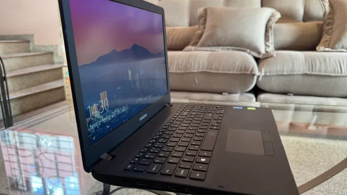 NOTEBOOK Samsung i5 1TB, 8GB, NVIDIA GeForce