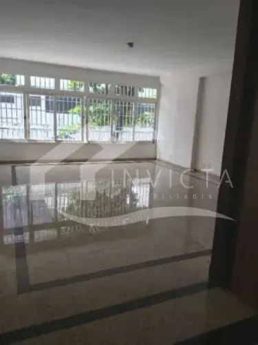 MARAVILHOSO APARTAMENTO DE 3 QUARTOS EM RUA NOBRE!!!