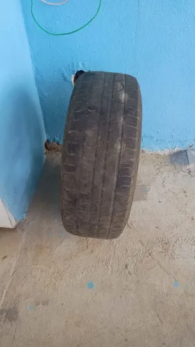Roda de alumínio com pneu aro 15