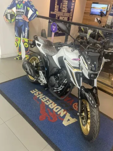 YAMAHA FZ25//MACELLO