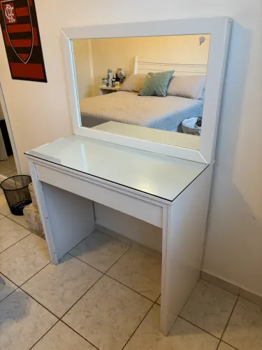 Penteadeira com espelho