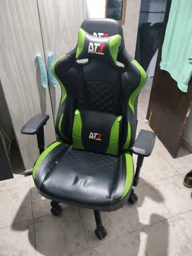 Cadeira gamer em couro legítimo. Alta qualidade. Negociável!