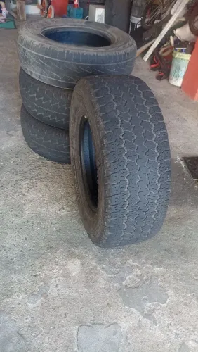 Pneus L200