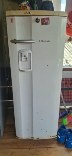 Geladeira Electrolux com bebedouro