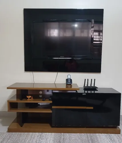 Rack, painel da TV e mesa de centro